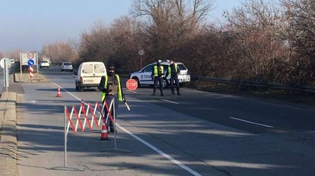 Извънредно! Бургас осъмна под полицейска блокада