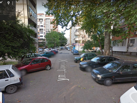 Бургазлии от три улици в жк. „Възраждане” слагат край на вечните скандали за паркиране, искат синя зона
