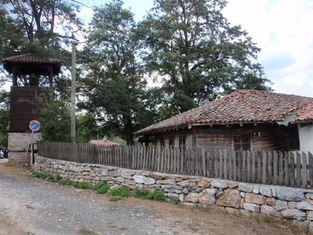 Село Бръшлян - едно бижу на Странджа ще ви плени с красота, герои и българщина!