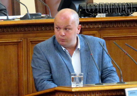 Абсолютно право на Кирил Добрев е да се включи в битката за лидер на БСП – не смятам, че това е скандал