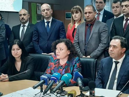 Депутатът Ивелина Василева анонсира законодателни промени, които ще ограничат драстично горенето на отпадъци