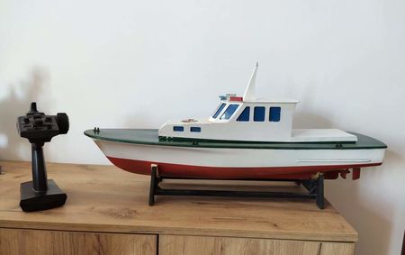 Морското училище показа модел на катер в „Базар на професиите“ в Бургас