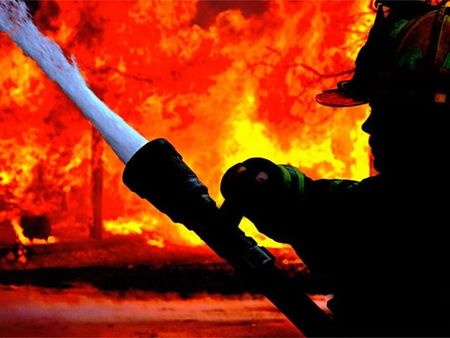 Жена загина при пожар в центъра на Добрич