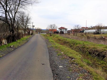 Община Бургас преасфалтира улицата и възстанови водостока при дерето край с. Димчево