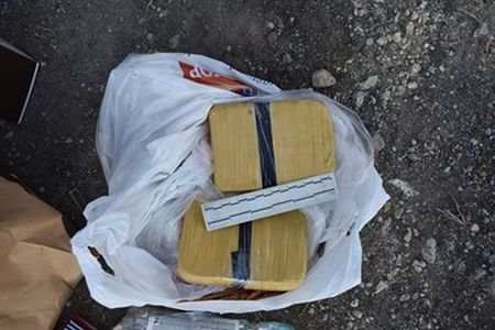 1 кг хероин и боен арсенал откри пловдивската полиция