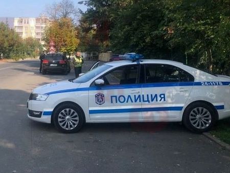 Измамник пробута несъществуващи коли на купувачи от Бургас и Созопол