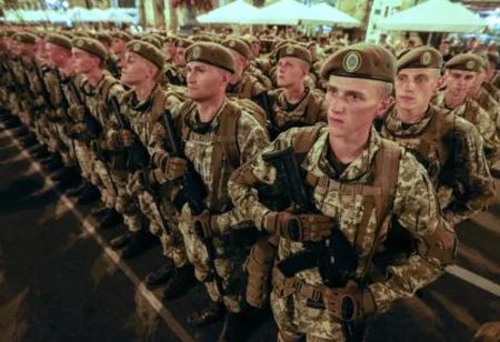 Украйна тревожно: Русия се готви за война