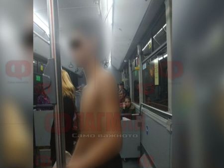Гамени съблякоха 14-годишно момче в автобус, никой от мъжете не се намеси