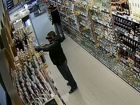 Алкохолен глад! Софиянец цяла седмица краде джин и уиски от магазин „Кауфланд” в Бургас