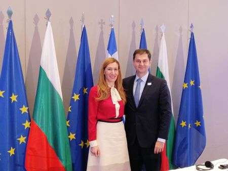 Министър Ангелкова обсъди сътрудничеството в туризма с гръцкия си колега  Хари Теохарис