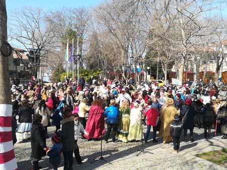 Кукерски игри и в Созопол, кметът Тихомир Янакиев поиска прошка от местните