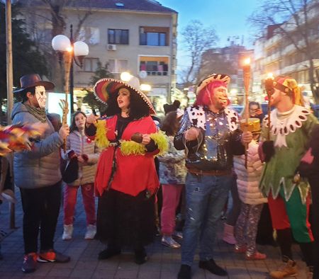 Поморие отпразнува Сирни Заговезни по стар български обичай