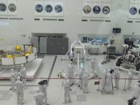 НАСА търси мъж и жена за мисия до Луната