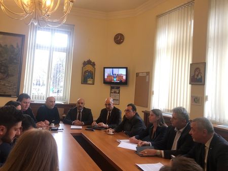 Депутатите от Обединени патриоти и АБРО обсъдиха промените в Закона за радио и телевизия, предвиждащи квоти за българска музика