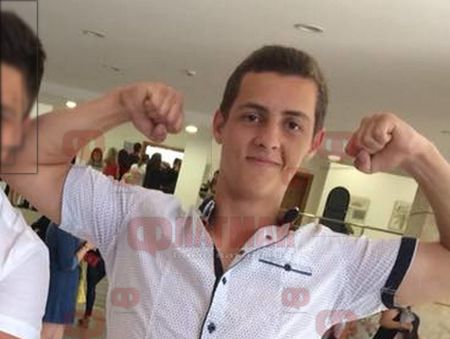 Само във Флагман.бг: 19-годишният Михаил от Черноморец и аверите му потрошили кола в Атия за отмъщение