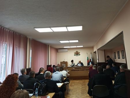 Крути мерки на сесиите в Бургаско заради коронавируса, ще има ли отложени?