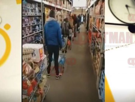 Опашки се вият в големите магазини заради коронавируса