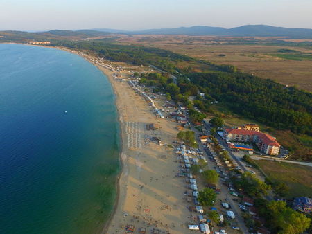 Регистрирана в Кипър компания спечели концесията на плажа на къмпинг „Градина“
