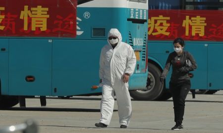 Втори ден в Китай без заразен с COVID-19, има 39 "вносни"
