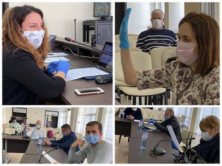 Предстои безпрецедентна сесия на ОбС Бургас, съветници ще заседават с маски в зала „Бойчо Брънзов“