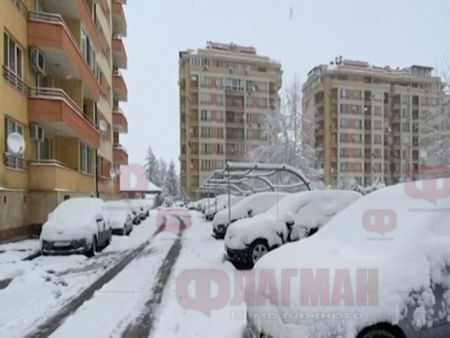 Снеговалежите продължават, шофьорите да внимават!