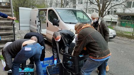 Доставят топъл обяд и на 20 служили достойно на родината военни