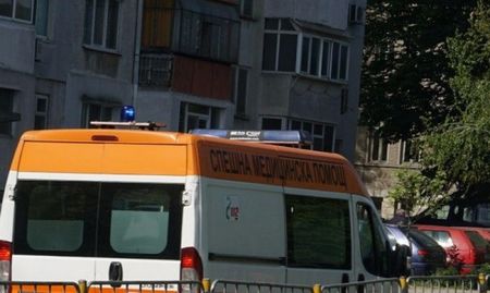 Джигит с Мазда отне предимство на автобус в Бургас, пострада 59-годишна жена