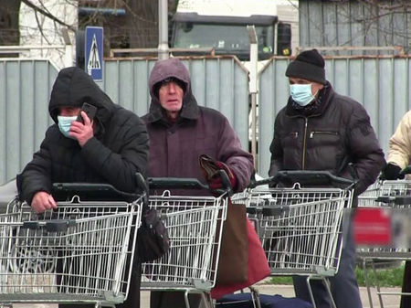 В Бургас ще раздават маски на пенсионерите пред хипермаркетите, за да се предпазят от вируса