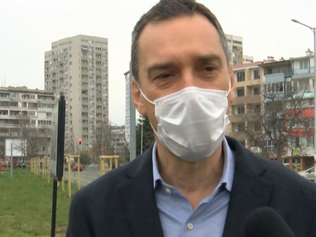 Бургаският кмет за демонтираните пейки: Нека аз да съм виновен! Правех забележки – отвръщаха ми със смях и нецензурни думи