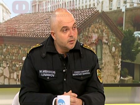 Ивайло Иванов: Петима полицаи са заразени с коронавирус, дано да няма нападнати от гладни хора на улицата!
