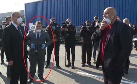 Борисов преговаря с турските власти на ГКПП: Главата ми е голяма като твоята, а на тебе сакото ти - малко