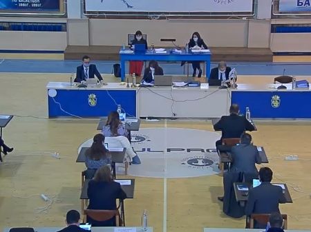 Започна най-необичайната сесия в новата история на Общинския съвет в Бургас
