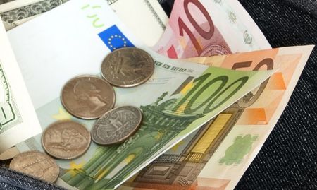 По колко се плаща за труд на час? €6 в България, €44,7 в Дания