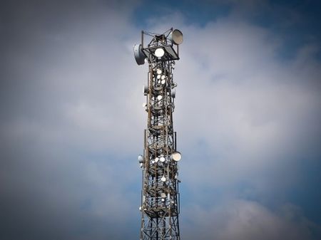 Не, 5G мрежата няма да ви зарази с COVID-19