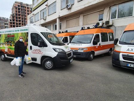 Бизнесмен се погрижи за спешните медици в Бургас, всеки ден те ще имат вкусен обяд