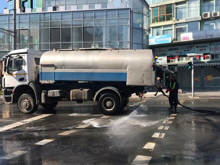 Осигуриха временно жилище на бургазлия, върнал се от Гърция, страхувал се да остане при онкоболните си родители