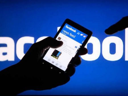 Заради пандемията: Фейсбук вече следи абонатите си