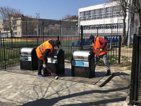 Похвално! Регулярно дезинфекцират съдовете за смет в Несебър