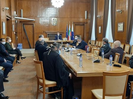 Великденската служба от храм „Св. св. Кирил и Методий“ в Бургас ще бъде излъчена онлайн