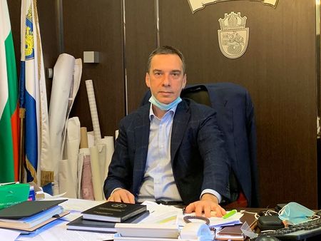 Кметът на Бургас Димитър Николов: Продължаваме да изследваме рисковите групи