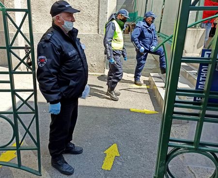 Входът към пазара „Краснодар“ само откъм ул.“Цар Калоян“, допускат до 50 души