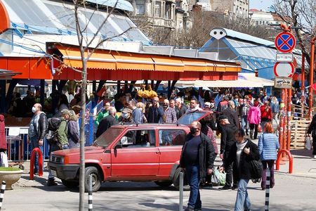 Коронаивурс ли, вижте какъв панаир става в София (ОБНОВЕНА)