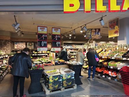 Решено! Правителството задължи веригите да продават българска продукция