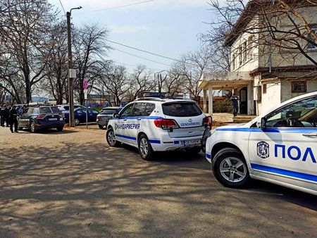 Тестват 200 бургаски полицаи за коронавирус
