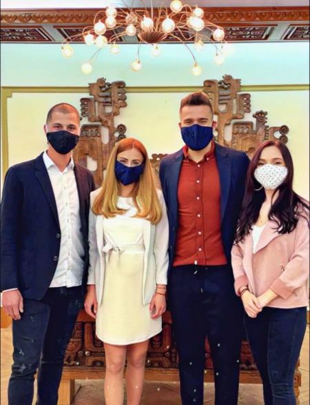 Сватба по време на пандемия: Племенникът на Балъков се ожени след 2 отлагания с предпазна маска