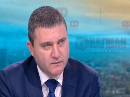 Горанов призна, че правителството няма план за излизане от кризата, 1,5 млрд. лева давали на хората