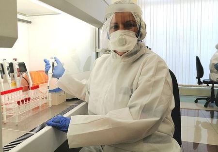 Лаборатория „ЛИНА” има капацитет да изследва 192 PCR проби за коронавирус на ден (ВИДЕО)