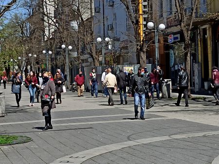 Извънредно: Здравният министър с нова заповед, касаеща носенето на маски