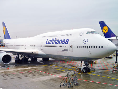 Пилотите в Lufthansa с 45% по-ниски заплати в следващите две години