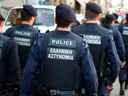 Сблъсъци между полицията и младежи в Атина